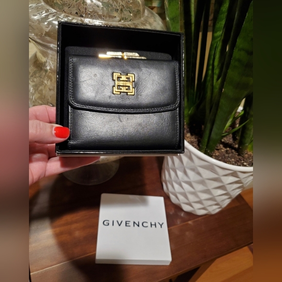 Givenchy Leather Wallet - Picture 9 of 10